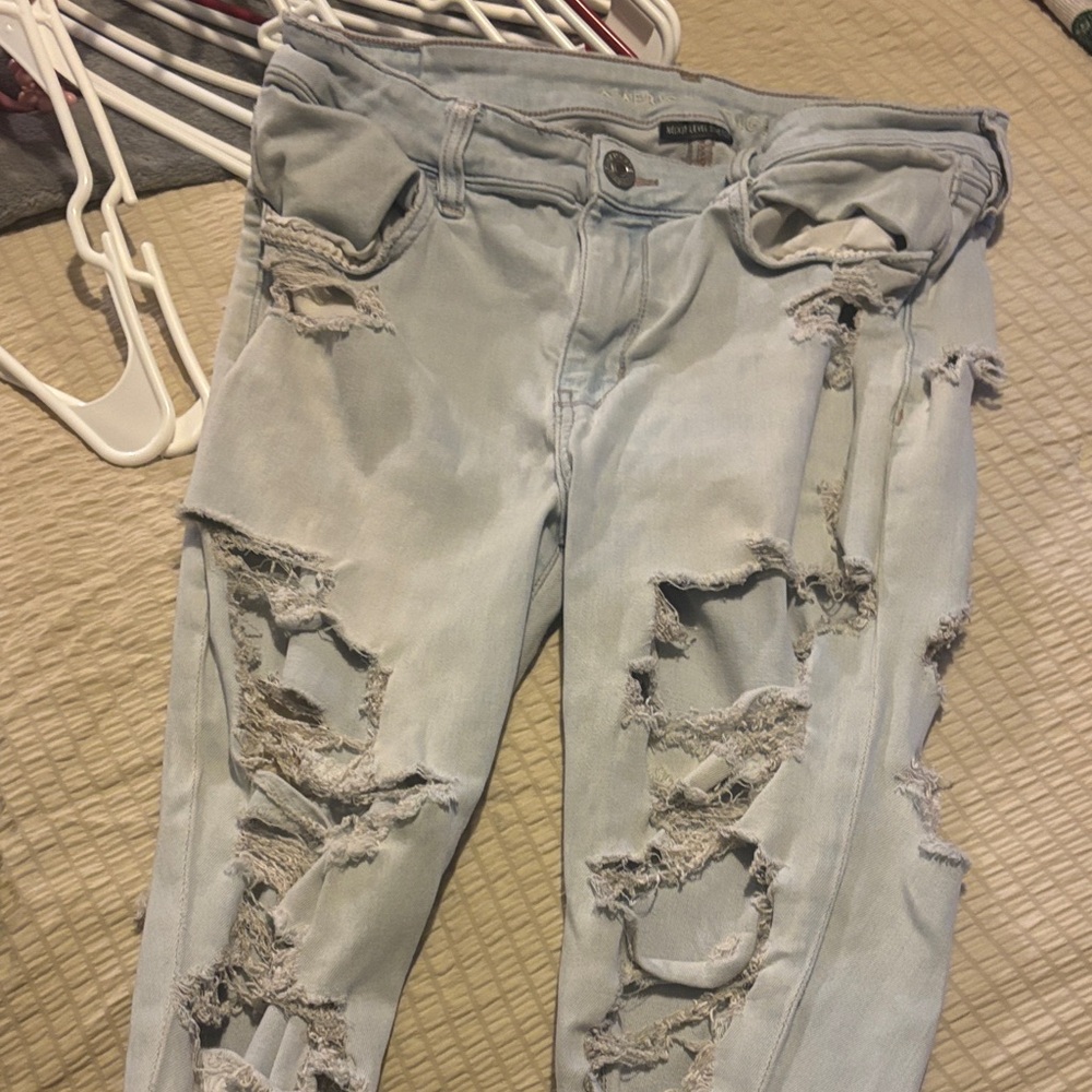 American Eagle Outfitters Light Blue Distressed Skinny Jeans